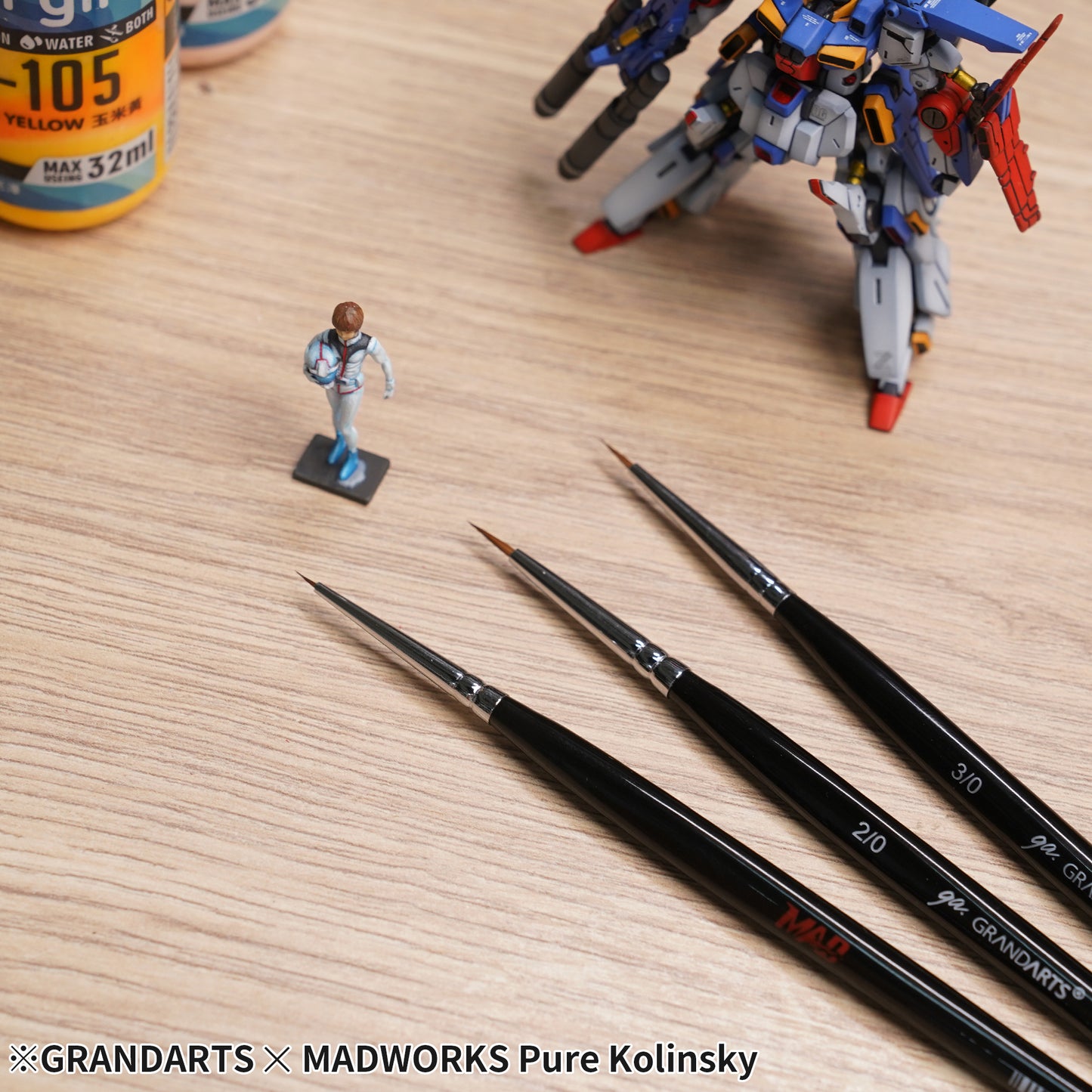 GM-01 GRANDARTSxMADWORKS PURE KOLINSKY PAINT BRUSHES (5PC SET)