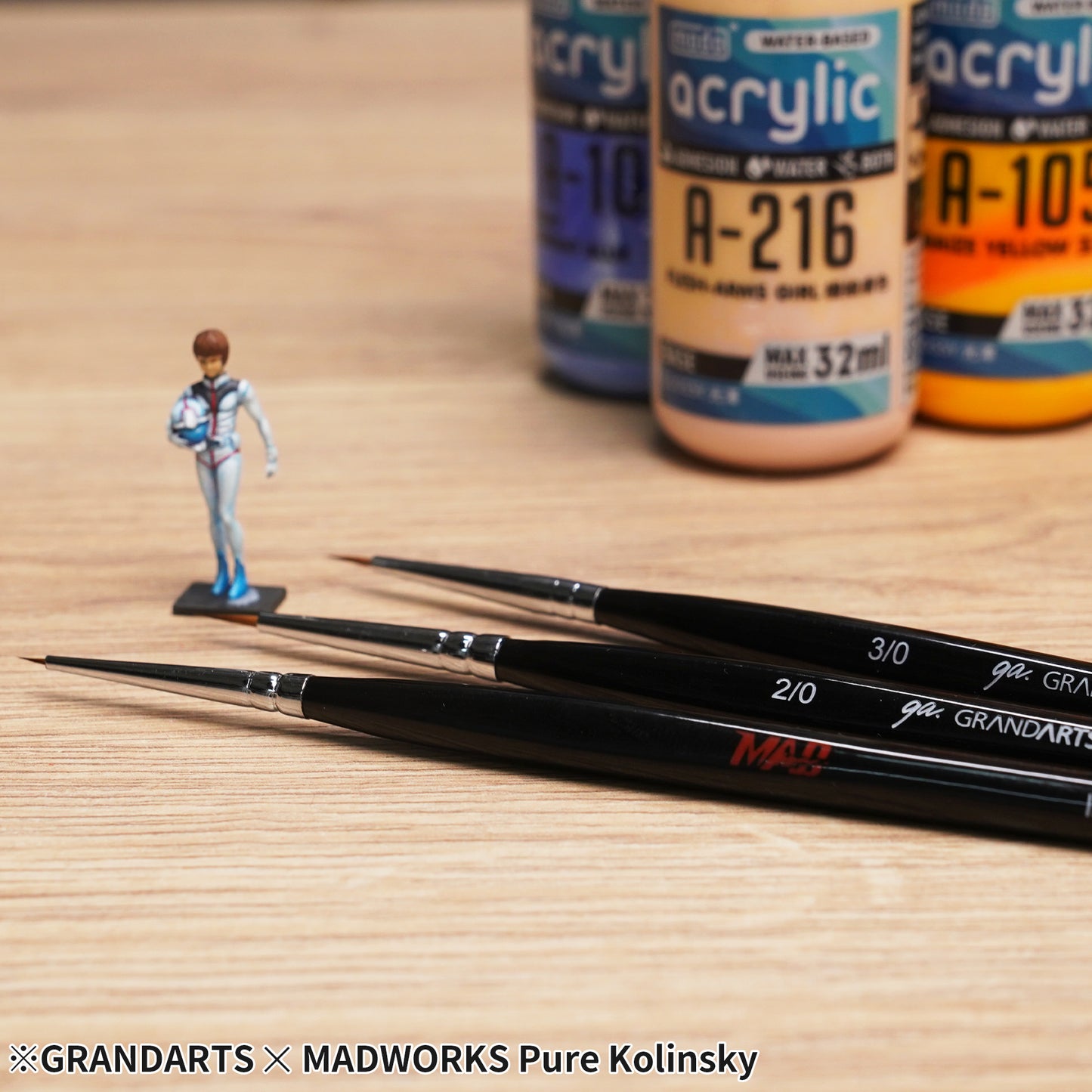 GM-01 GRANDARTSxMADWORKS PURE KOLINSKY PAINT BRUSHES (5PC SET)